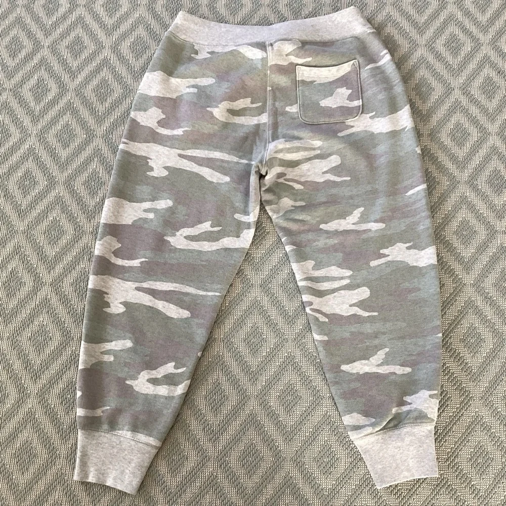 aerie Camo Joggers Sweats Size Medium - Picture 3 of 10
